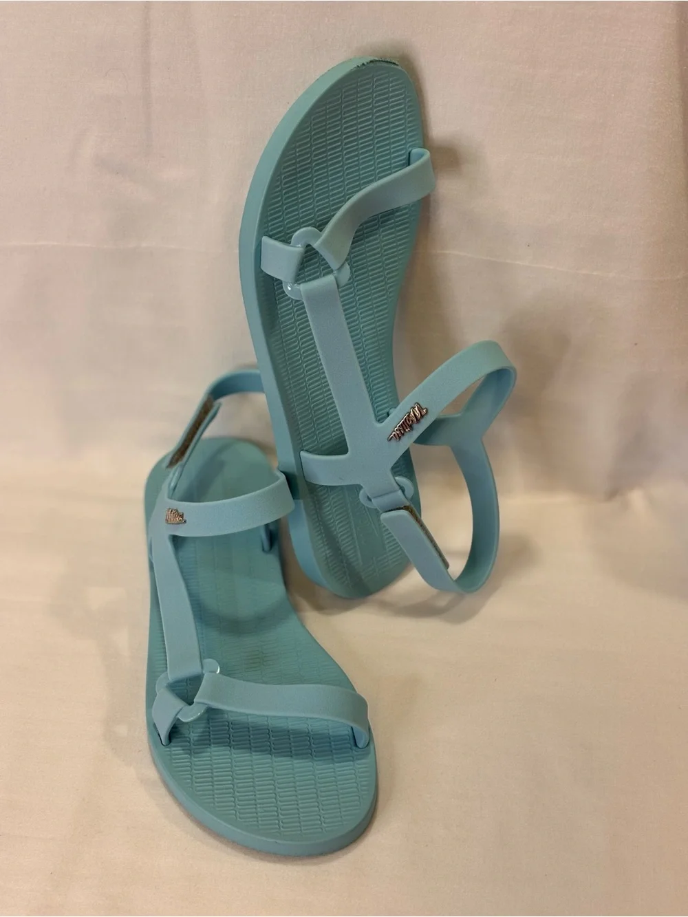 Melissa lightweight strap